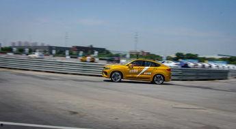 国产轿跑试驾视频  第2张